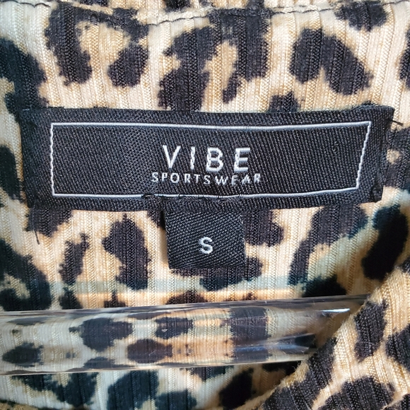 Vibe 2 pc cheetah print tank top and pant. - Picture 5 of 12